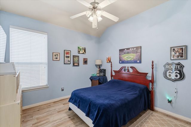 8106 Summerleaf Drive, Arlington, TX 76001