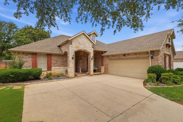 8106 Summerleaf Drive, Arlington, TX 76001
