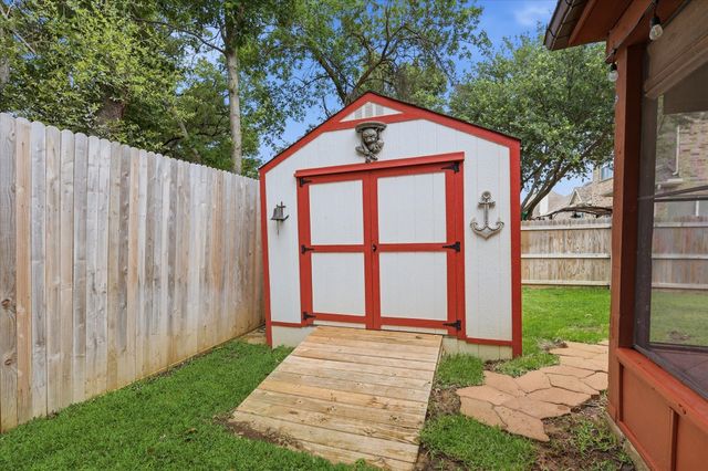 8106 Summerleaf Drive, Arlington, TX 76001