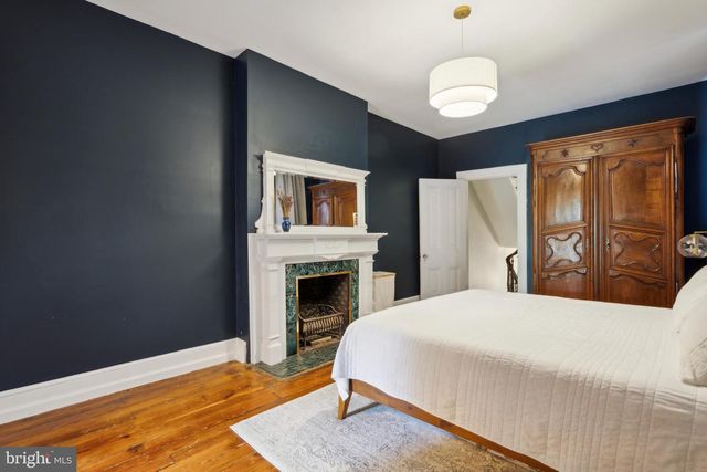 1911 MOUNT VERNON ST, Philadelphia, PA 19130