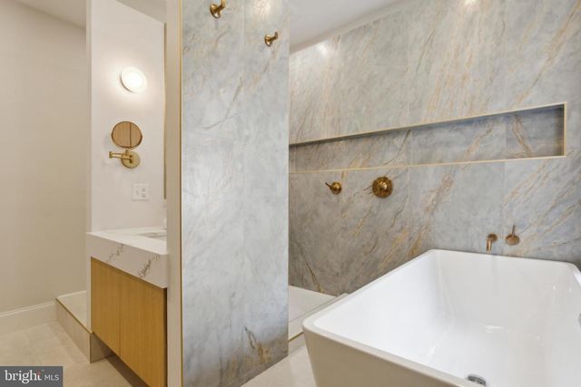 1911 MOUNT VERNON ST, Philadelphia, PA 19130