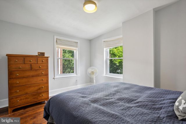 1911 MOUNT VERNON ST, Philadelphia, PA 19130