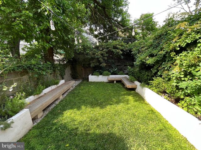 1911 MOUNT VERNON ST, Philadelphia, PA 19130