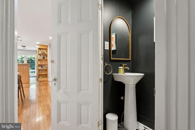 1911 MOUNT VERNON ST, Philadelphia, PA 19130