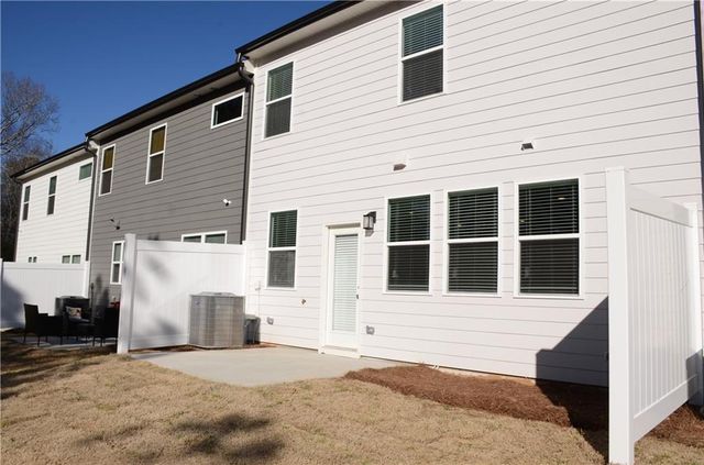 1331 Point Place Drive, Loganville, GA 30052