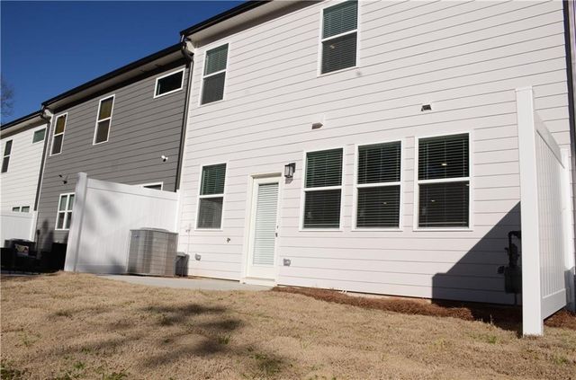 1331 Point Place Drive, Loganville, GA 30052