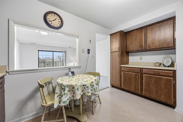 130 Thompson Drive SE 212, Cedar Rapids, IA 52403