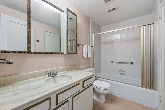 130 Thompson Drive SE 212, Cedar Rapids, IA 52403