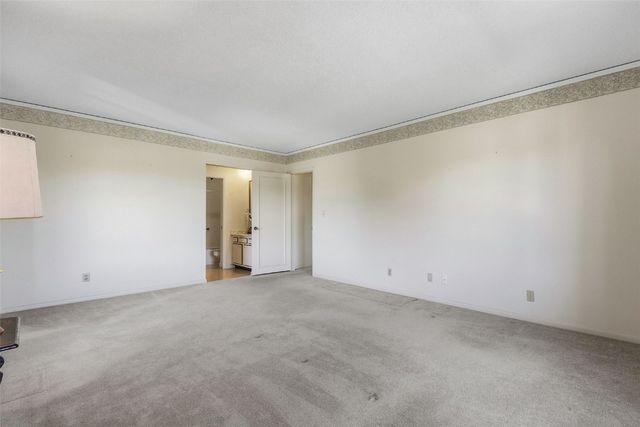 130 Thompson Drive SE 212, Cedar Rapids, IA 52403