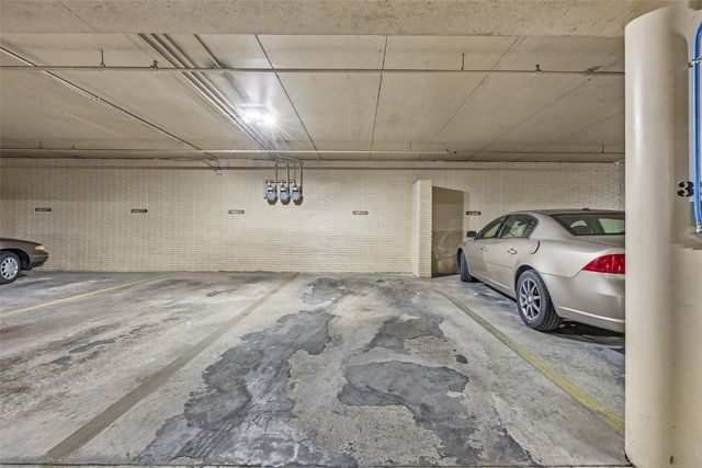 130 Thompson Drive SE 212, Cedar Rapids, IA 52403