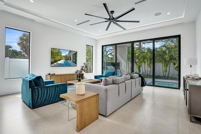 235 NE 11th Street, Delray Beach, FL 33444