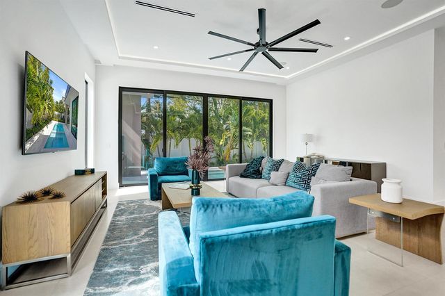 235 NE 11th Street, Delray Beach, FL 33444