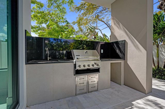 235 NE 11th Street, Delray Beach, FL 33444