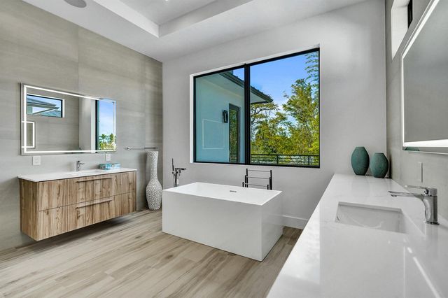 235 NE 11th Street, Delray Beach, FL 33444