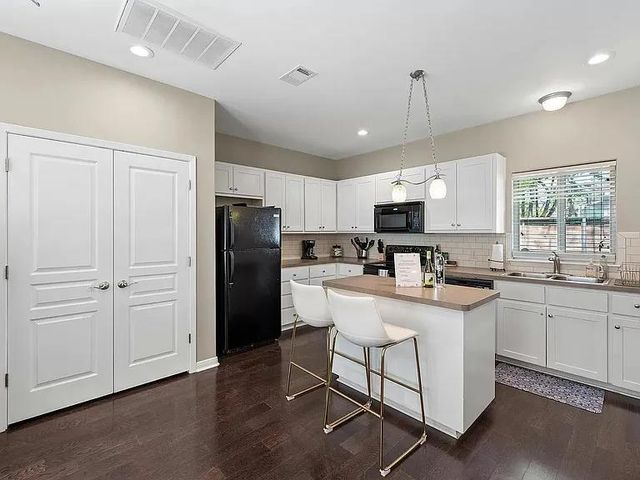 606 Fletcher ST, Austin, TX 78704