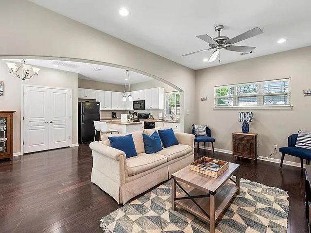 606 Fletcher ST, Austin, TX 78704