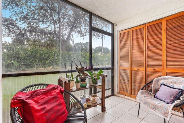 5200 E Club Circle 106, Boca Raton, FL 33487