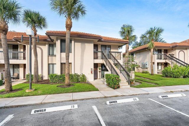 5200 E Club Circle 106, Boca Raton, FL 33487