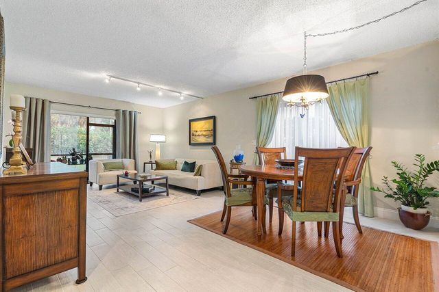 5200 E Club Circle 106, Boca Raton, FL 33487