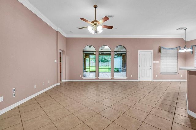 105 Indian Paintbrush, Lake Jackson, TX 77566