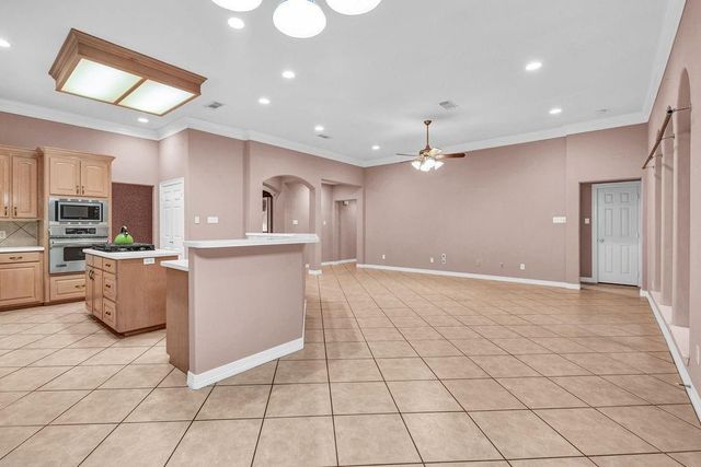 105 Indian Paintbrush, Lake Jackson, TX 77566