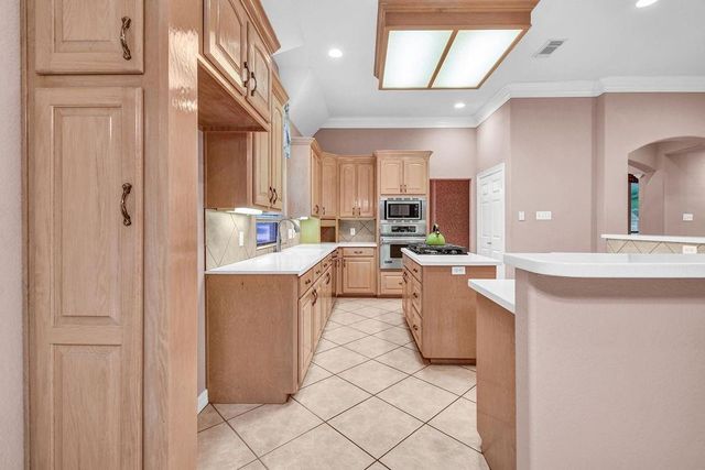 105 Indian Paintbrush, Lake Jackson, TX 77566