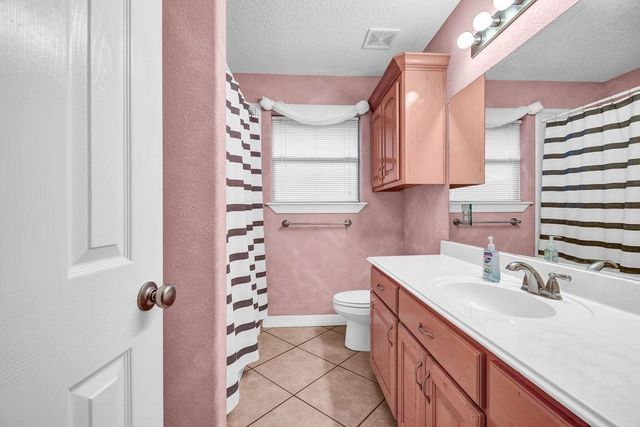 105 Indian Paintbrush, Lake Jackson, TX 77566
