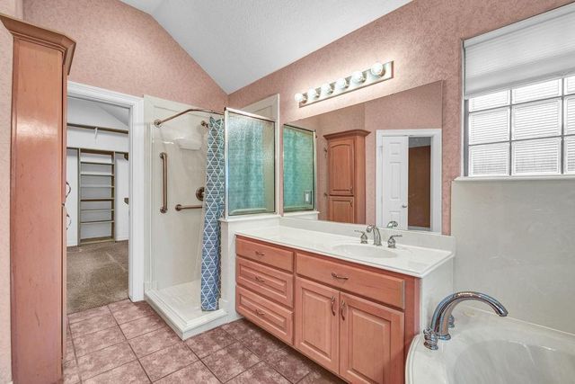 105 Indian Paintbrush, Lake Jackson, TX 77566