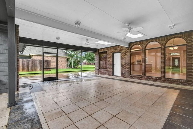 105 Indian Paintbrush, Lake Jackson, TX 77566