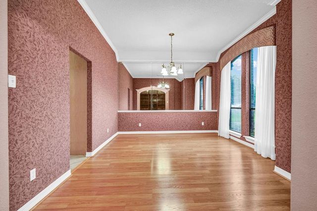 105 Indian Paintbrush, Lake Jackson, TX 77566