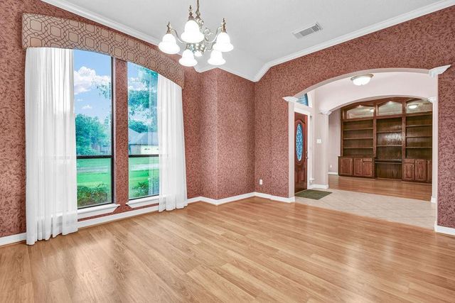 105 Indian Paintbrush, Lake Jackson, TX 77566