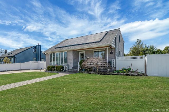 100 Anderson Avenue, North Babylon, NY 11703