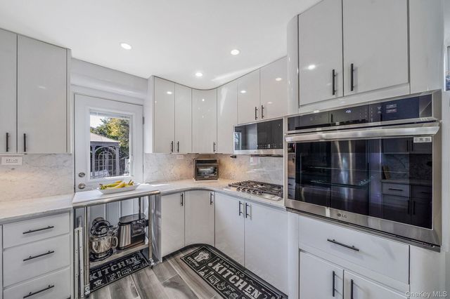 100 Anderson Avenue, North Babylon, NY 11703