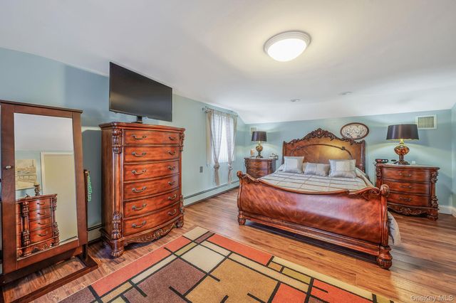 100 Anderson Avenue, North Babylon, NY 11703