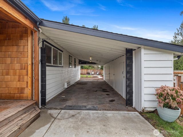 18604 105th Avenue NE, Bothell, WA 98011