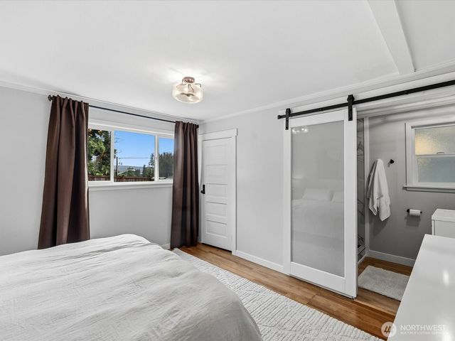 18604 105th Avenue NE, Bothell, WA 98011