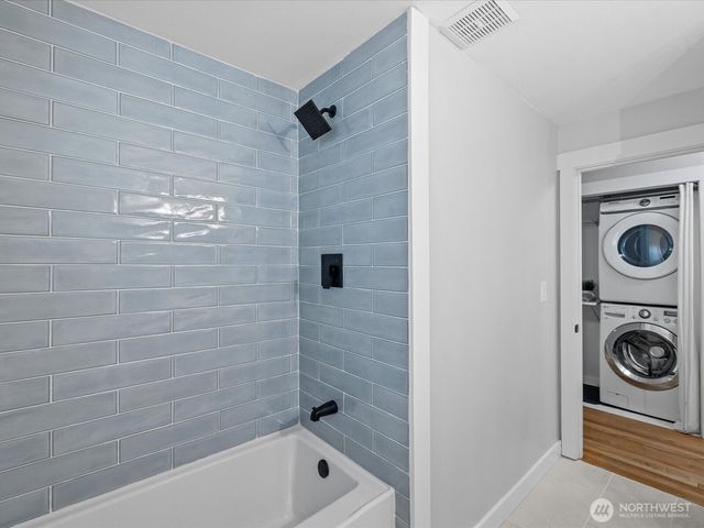 18604 105th Avenue NE, Bothell, WA 98011