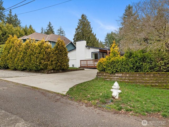18604 105th Avenue NE, Bothell, WA 98011