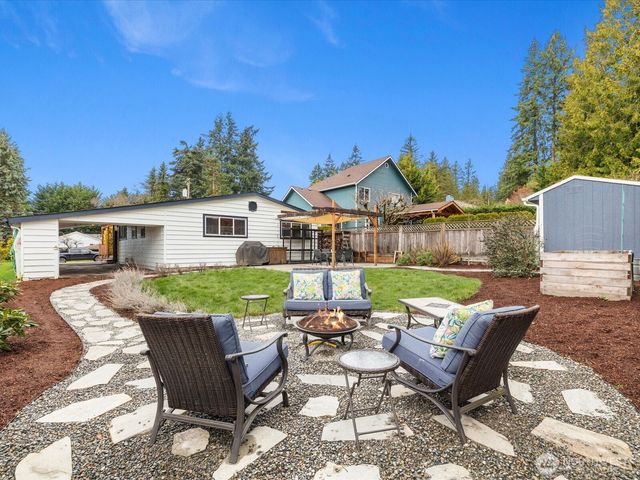 18604 105th Avenue NE, Bothell, WA 98011