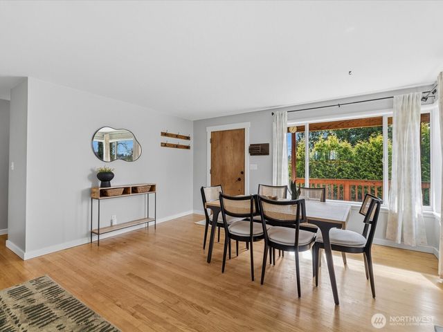 18604 105th Avenue NE, Bothell, WA 98011