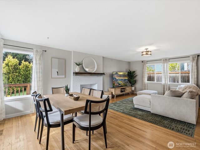 18604 105th Avenue NE, Bothell, WA 98011