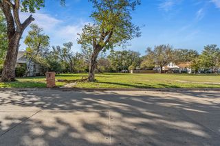 126 Athenia Drive, Fort Worth, TX 76114