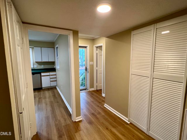 923 Hampshire Court, Cary, NC 27511