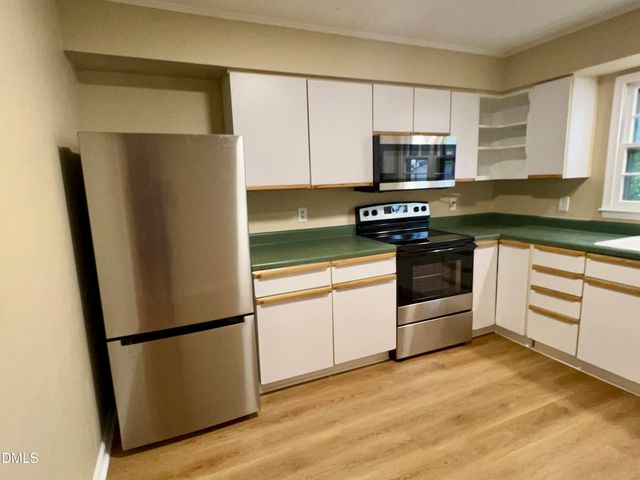 923 Hampshire Court, Cary, NC 27511