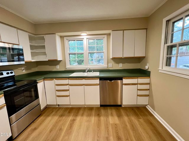 923 Hampshire Court, Cary, NC 27511