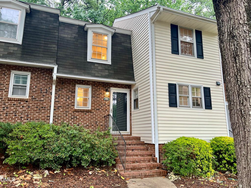 923 Hampshire Court, Cary, NC 27511