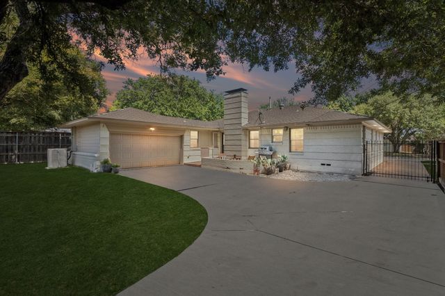 7223 Edgerton Drive, Dallas, TX 75231