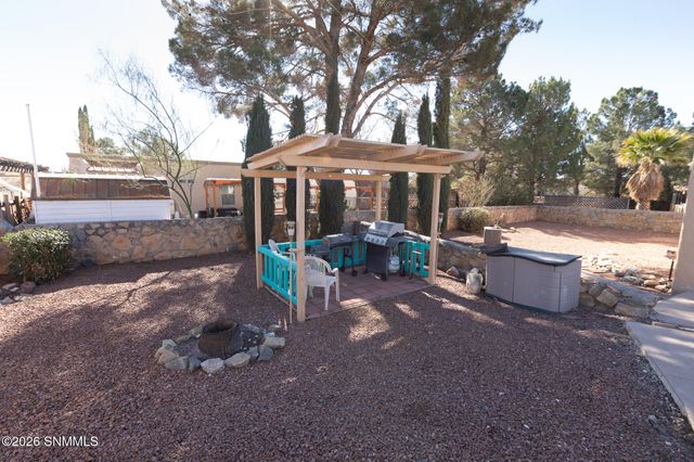 903 Windsor Court, Las Cruces, NM 88005