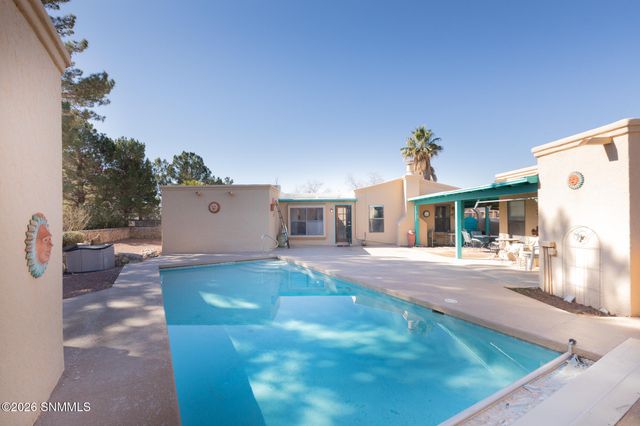 903 Windsor Court, Las Cruces, NM 88005