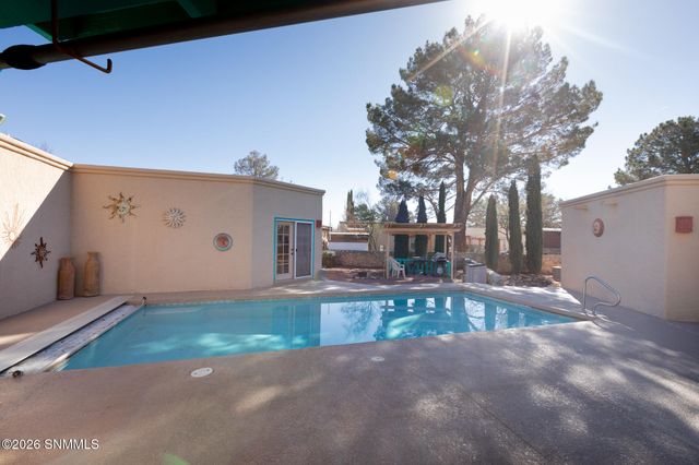 903 Windsor Court, Las Cruces, NM 88005